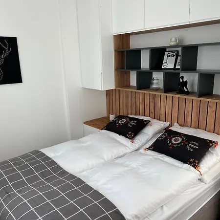 Triplex Bb Apartment *